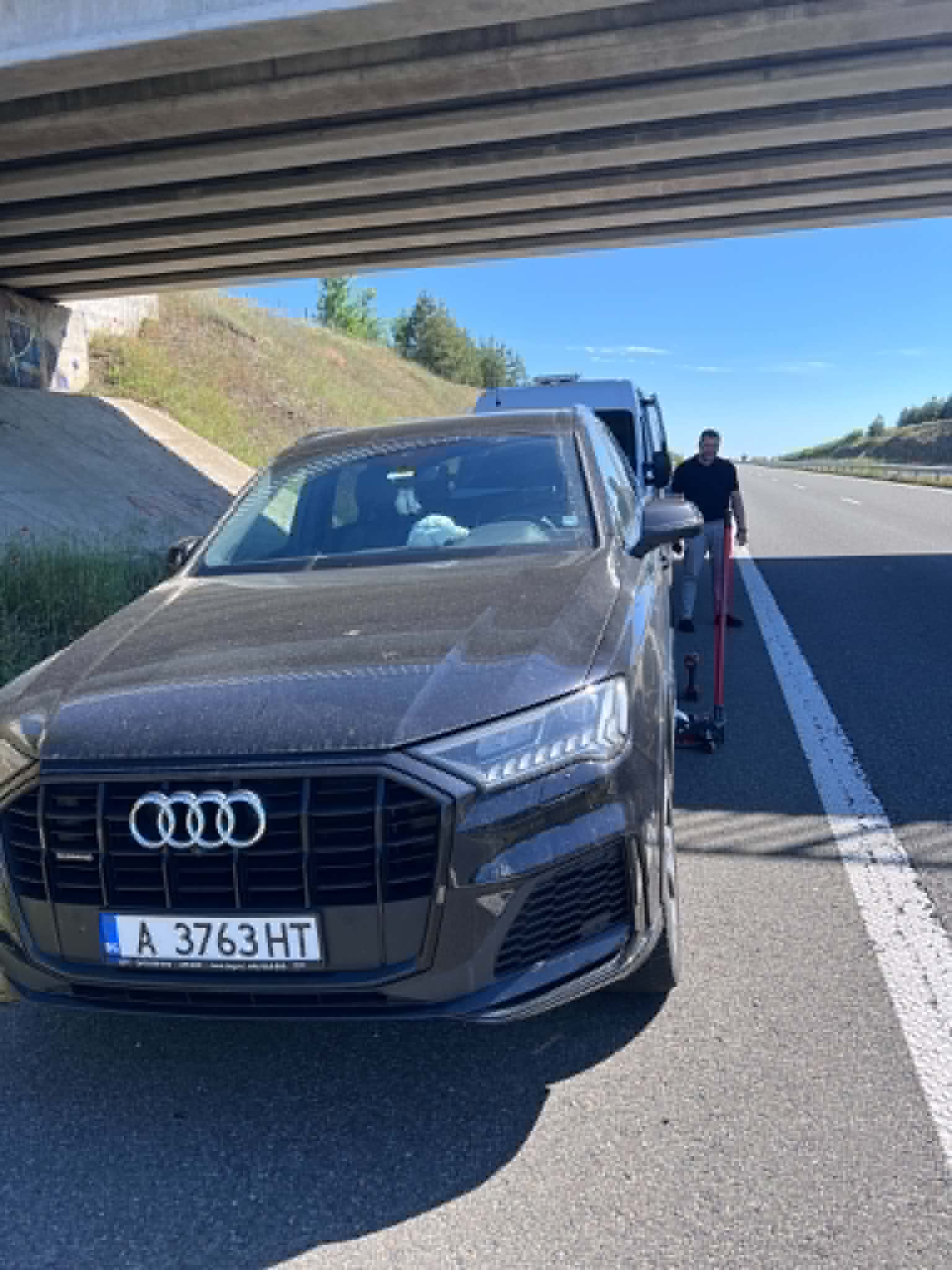 Пътна помощ за гуми на Audi Q7 на АМ Тракия